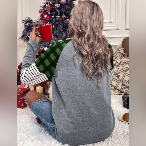 Buffalo Print Hearts Long Sleeve Green Checkered Christmas Top - Picture 5 of 5
